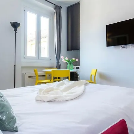 Hintown Gluck Apartman Milánó