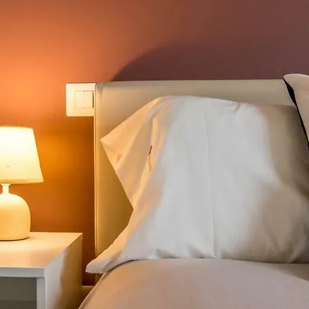 Hintown Gluck Apartman Milánó